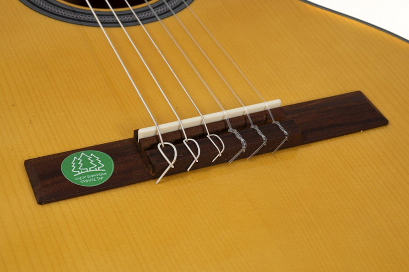 GEWA Student 7/8-Size Solid Top Classical Guitar – Natural Spruce