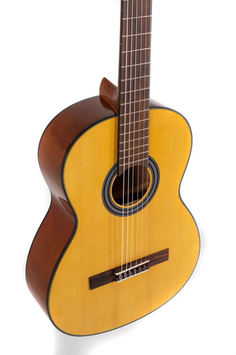 GEWA Student 4/4-Size Classical Guitar – Natural Spruce Top