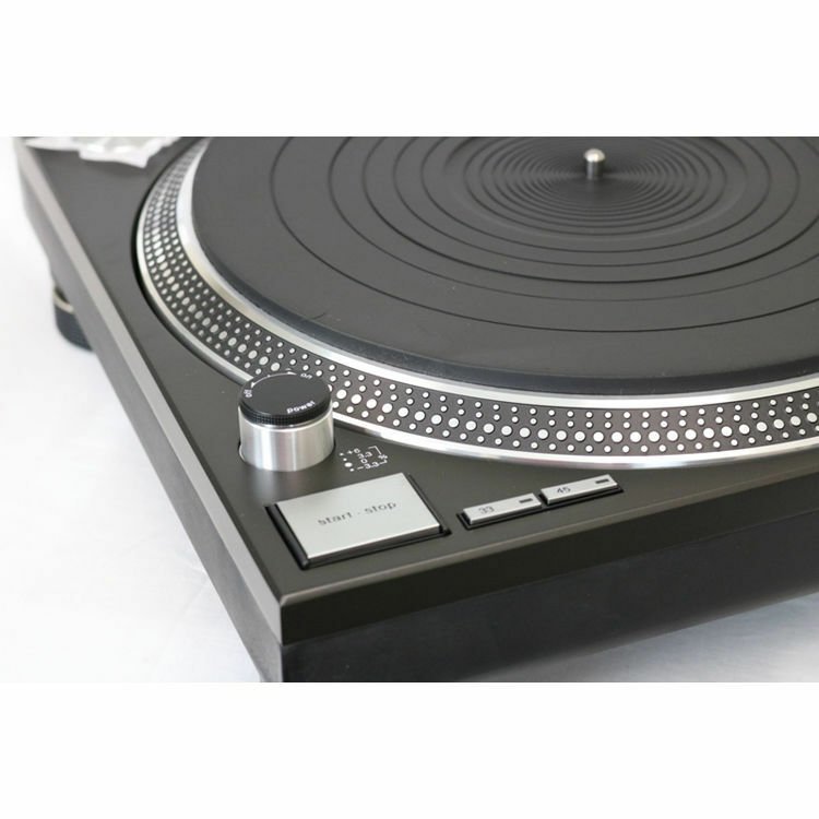 Technics SL-1210MK2 Classic Quartz Direct-Drive Professional DJ Turntable